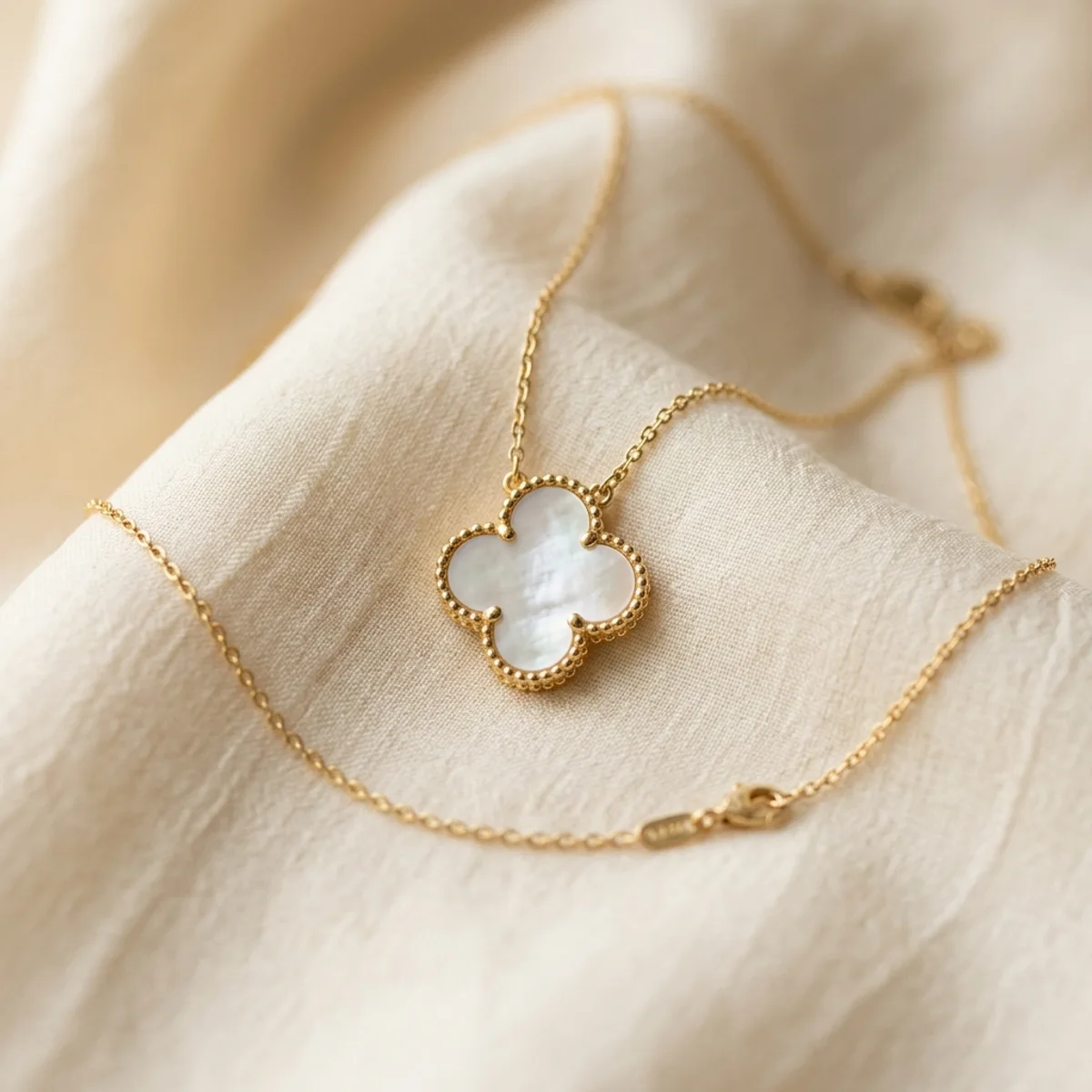 Collar Trébol de Nácar