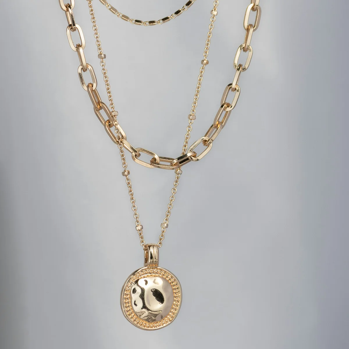 Collar Moneda Antigua Triple
