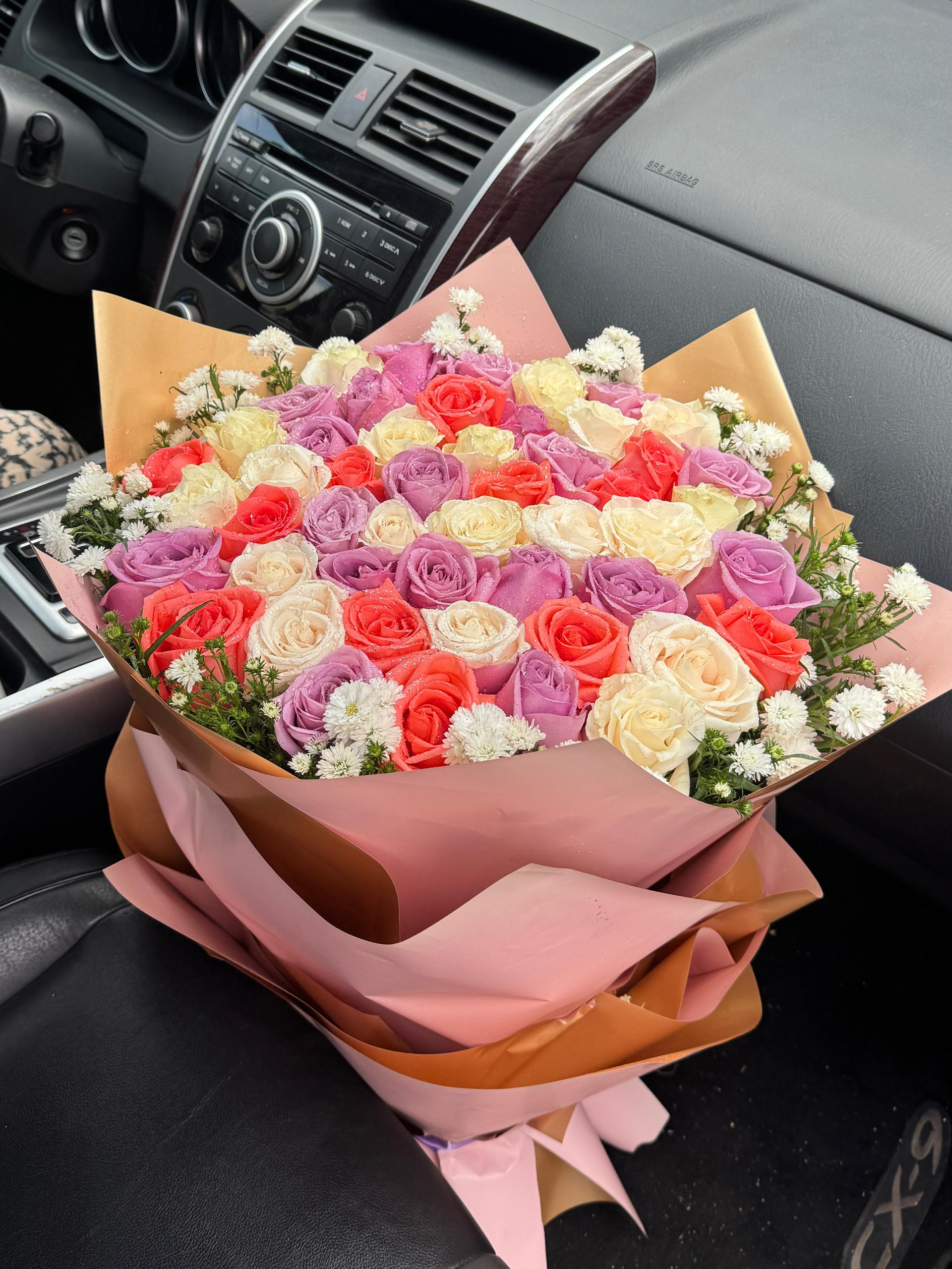 Ramo  buchon 100 rosas variadas